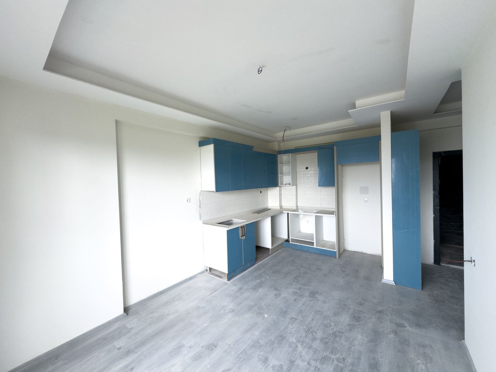 TURYAP TROPIK'TEN TÖMÜK'TE SATILIK HAVUZLU LÜX 1+1 DAİRE