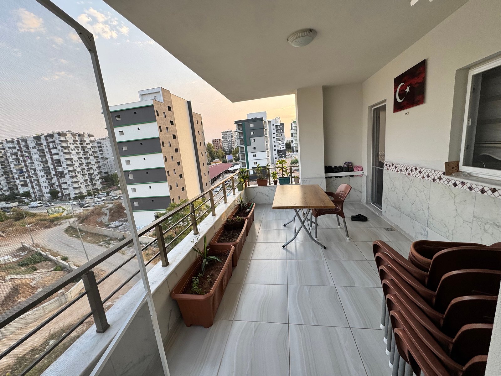 TURYAP TROPİK'TEN MEZİTLİ DAVULTEPE'DE GENİŞ OTURUM 3+1