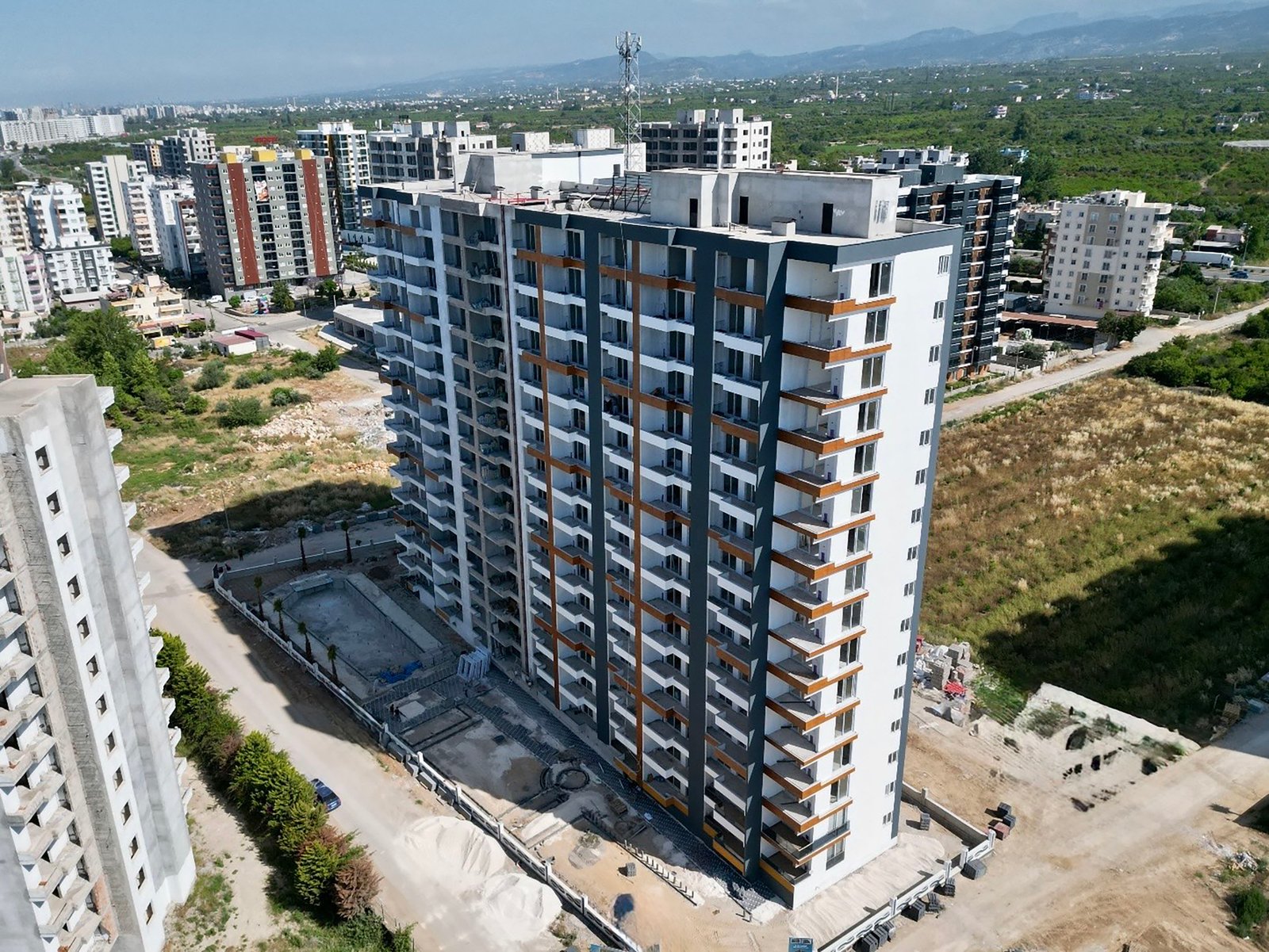 REMAX TROPIK'TEN TÖMÜK'TE LÜKS GENIŞ 2+1 DAIRE